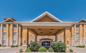 Days Inn & Suites By Wyndham Cleburne Tx